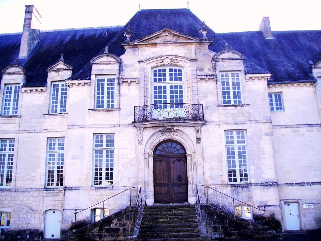 Abbaye Royale Hotel Saint-Jean-dʼAngély Екстериор снимка