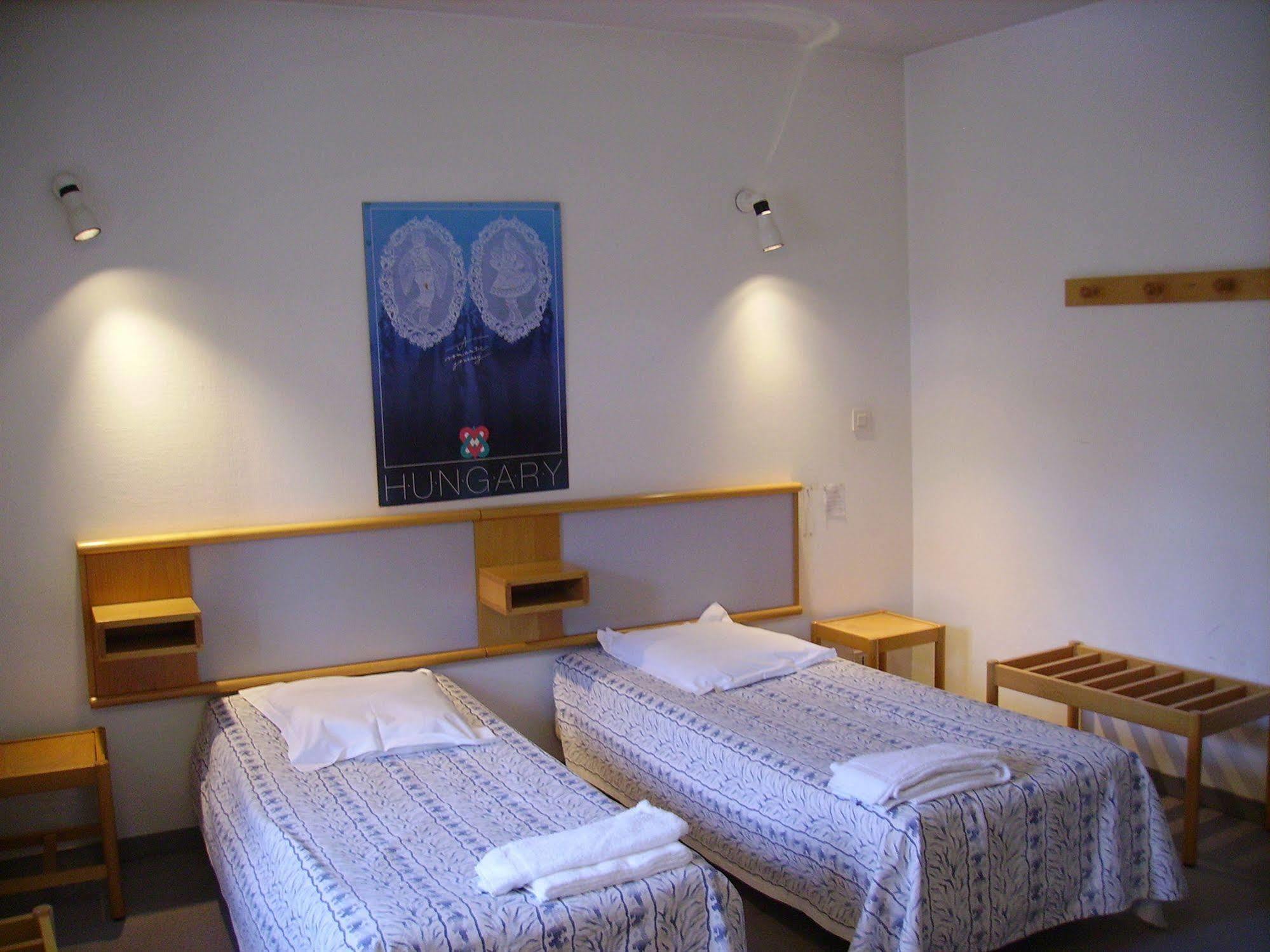 Abbaye Royale Hotel Saint-Jean-dʼAngély Екстериор снимка