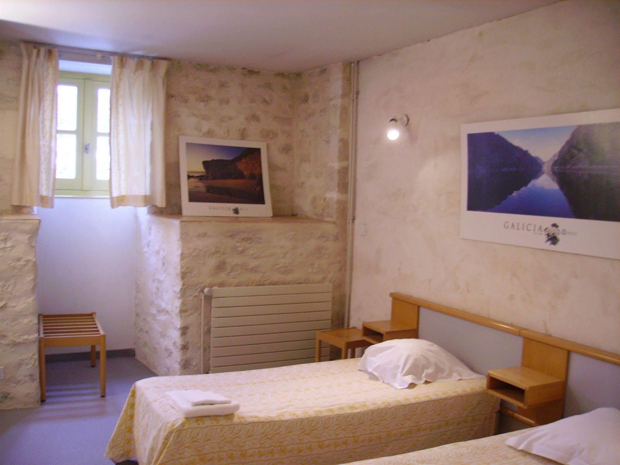 Abbaye Royale Hotel Saint-Jean-dʼAngély Екстериор снимка